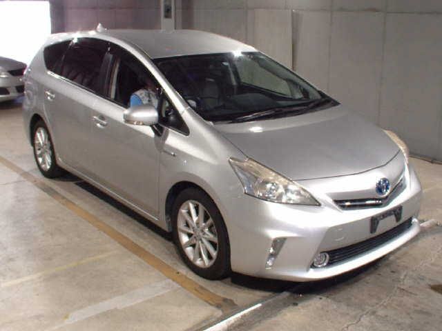 8062 TOYOTA PRIUS ALPHA ZVW41W 2011 г. (JU Fukuoka)